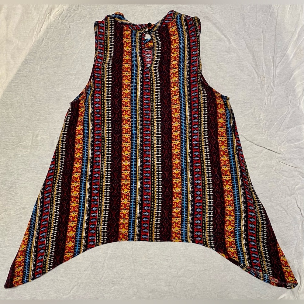 Monteau Patterned Flowy Tank Top - Picture 4 of 5